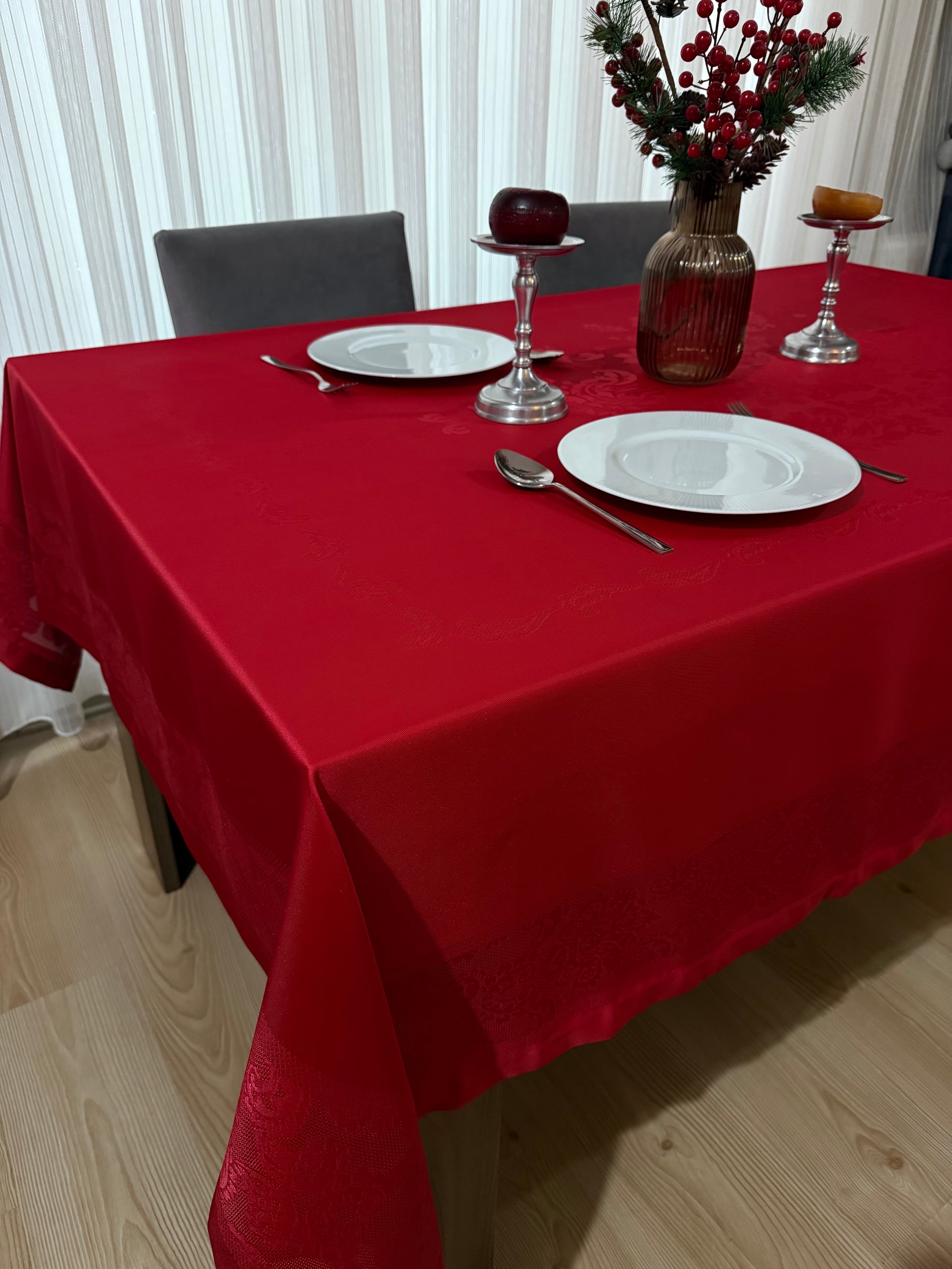 Jumbo Kırmızı JakarLı Masa Örtüsü 160x220 cm