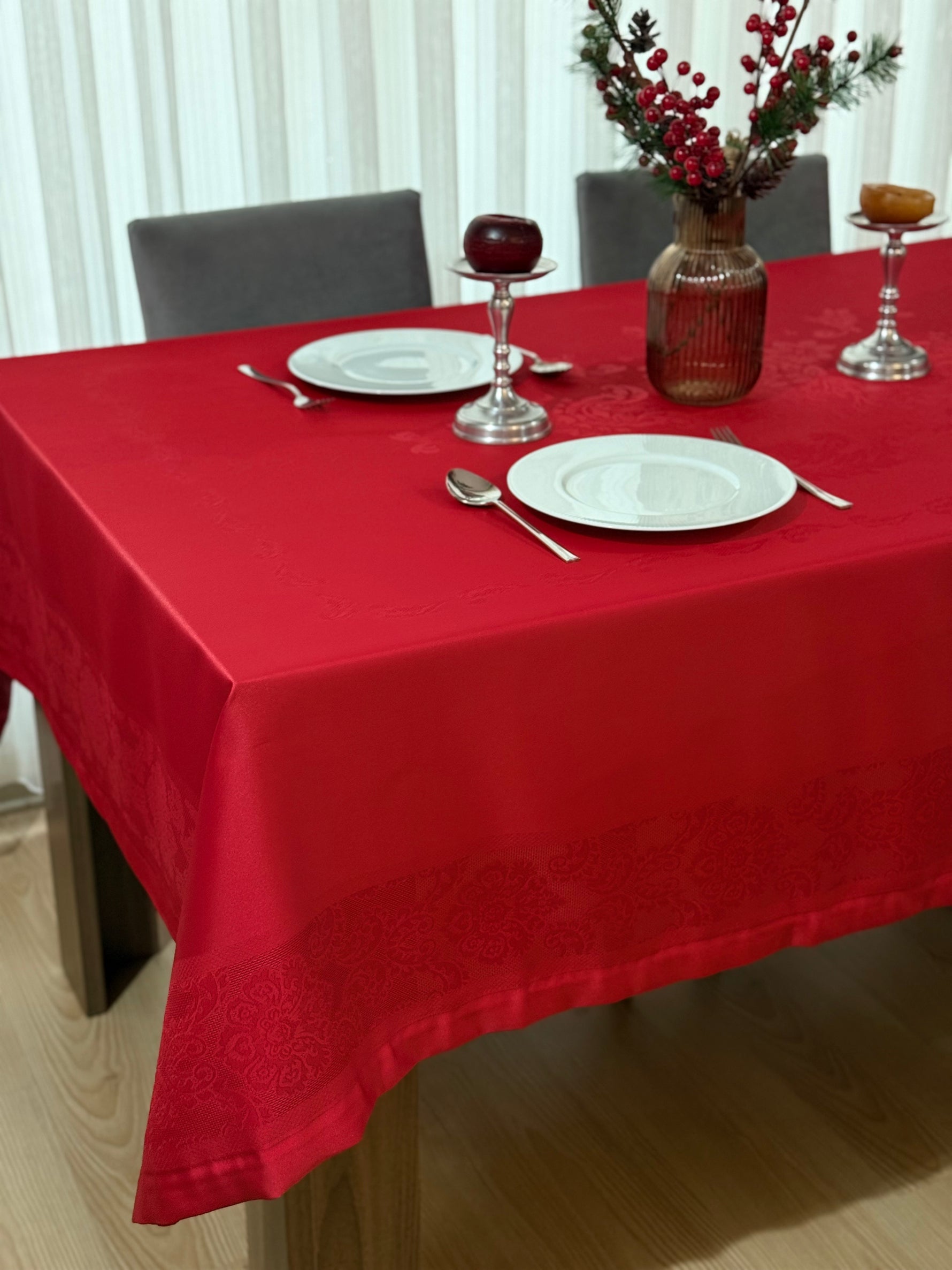 Jumbo Kırmızı JakarLı Masa Örtüsü 160x220 cm