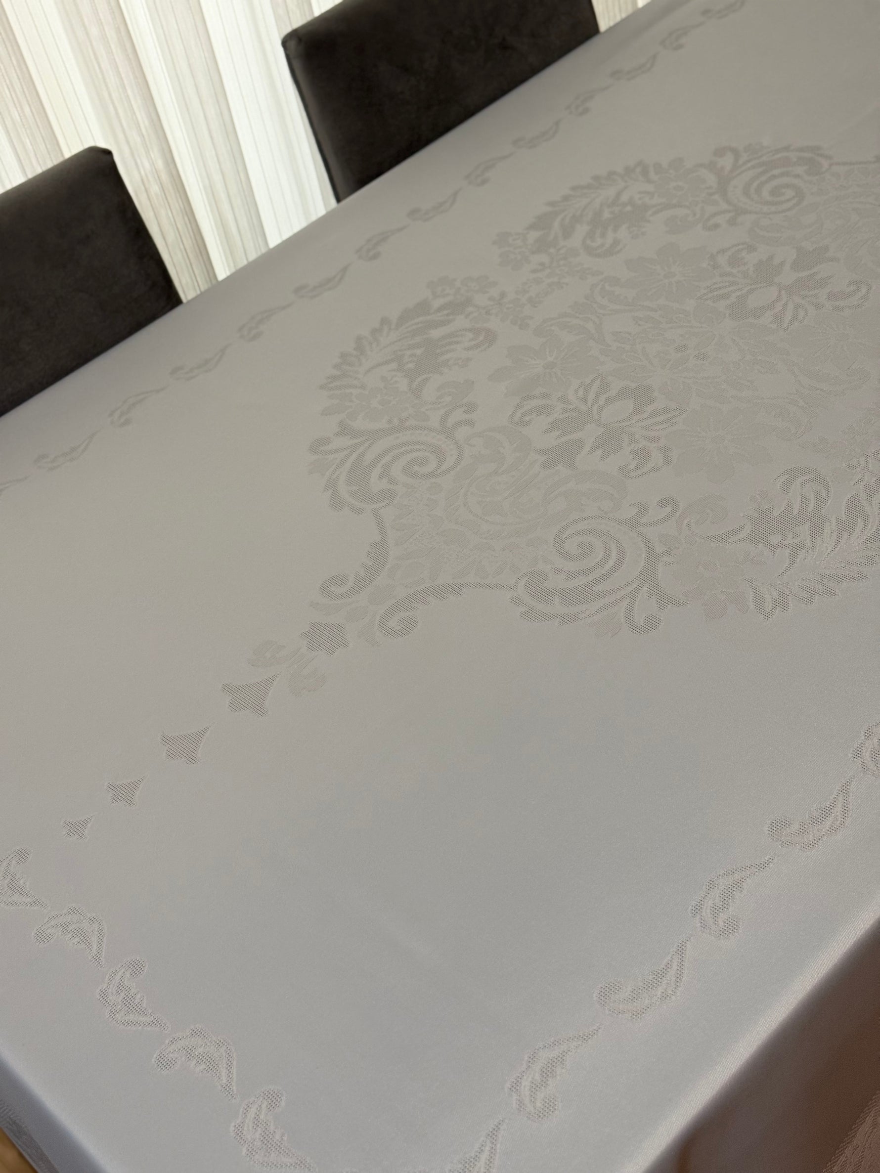 Jumbo GRi JakarLı Masa Örtüsü 160x220 cm