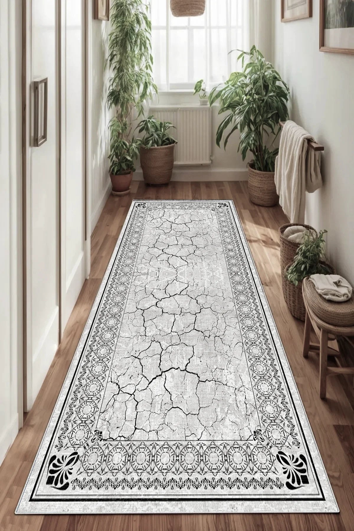 Kaymaz tabanlı Yeni Nesil Baskılı Halı & Yolluk Desert Gri